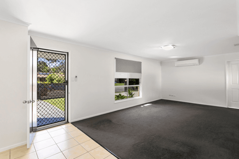 33 Bermuda Avenue, DECEPTION BAY, QLD 4508