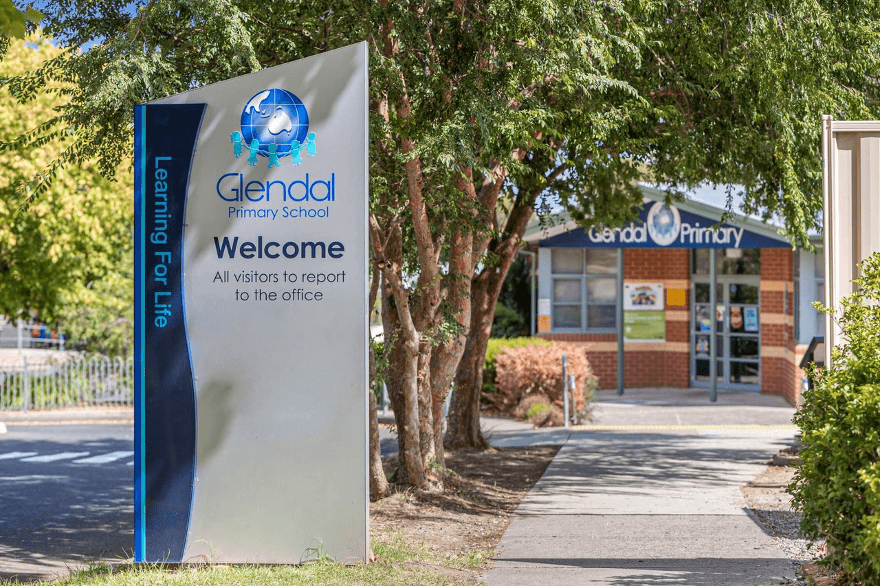 26 Rowitta Drive, GLEN WAVERLEY, VIC 3150