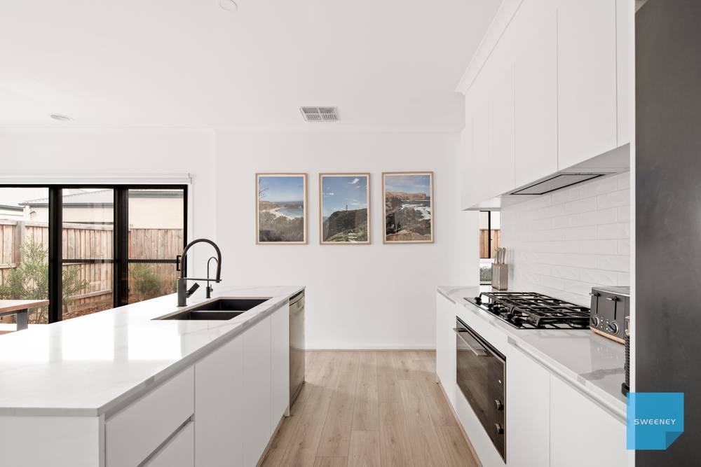 12 Mckell Street, DEANSIDE, VIC 3336