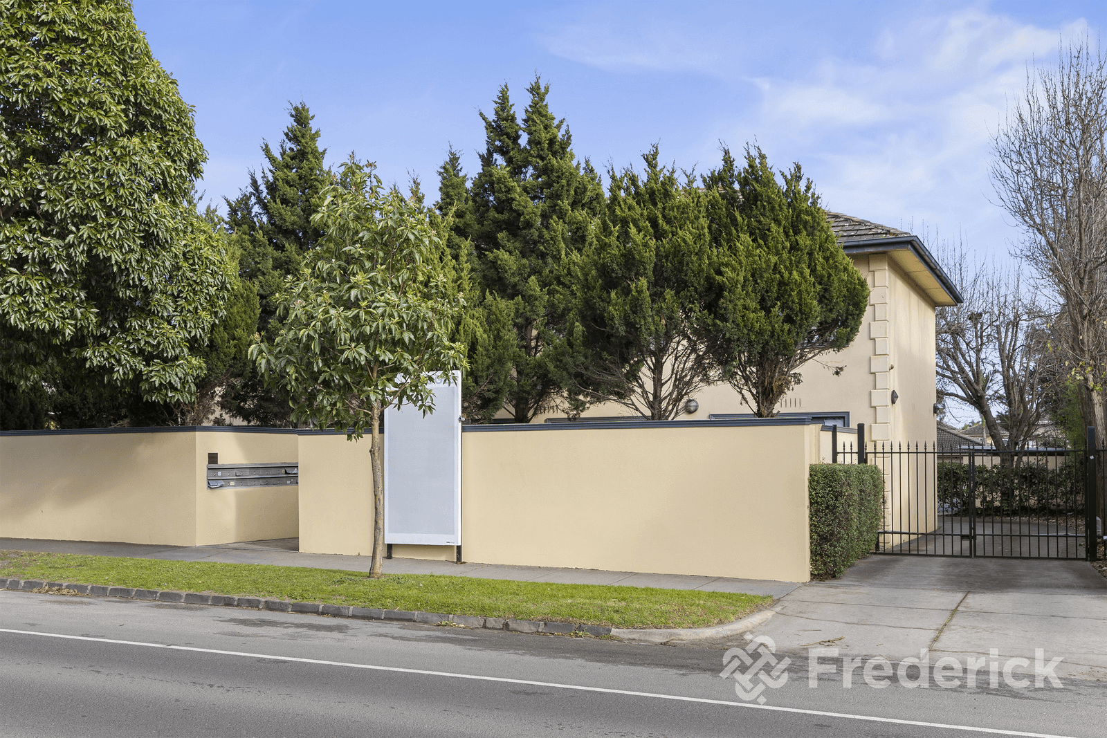 3/125 Kambrook Road, Caulfield North, VIC 3161