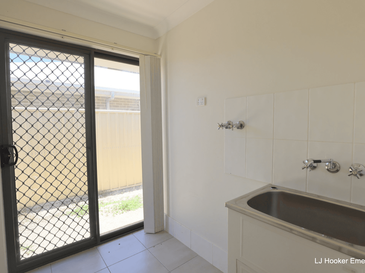 9 Calderwood Street, EMERALD, QLD 4720