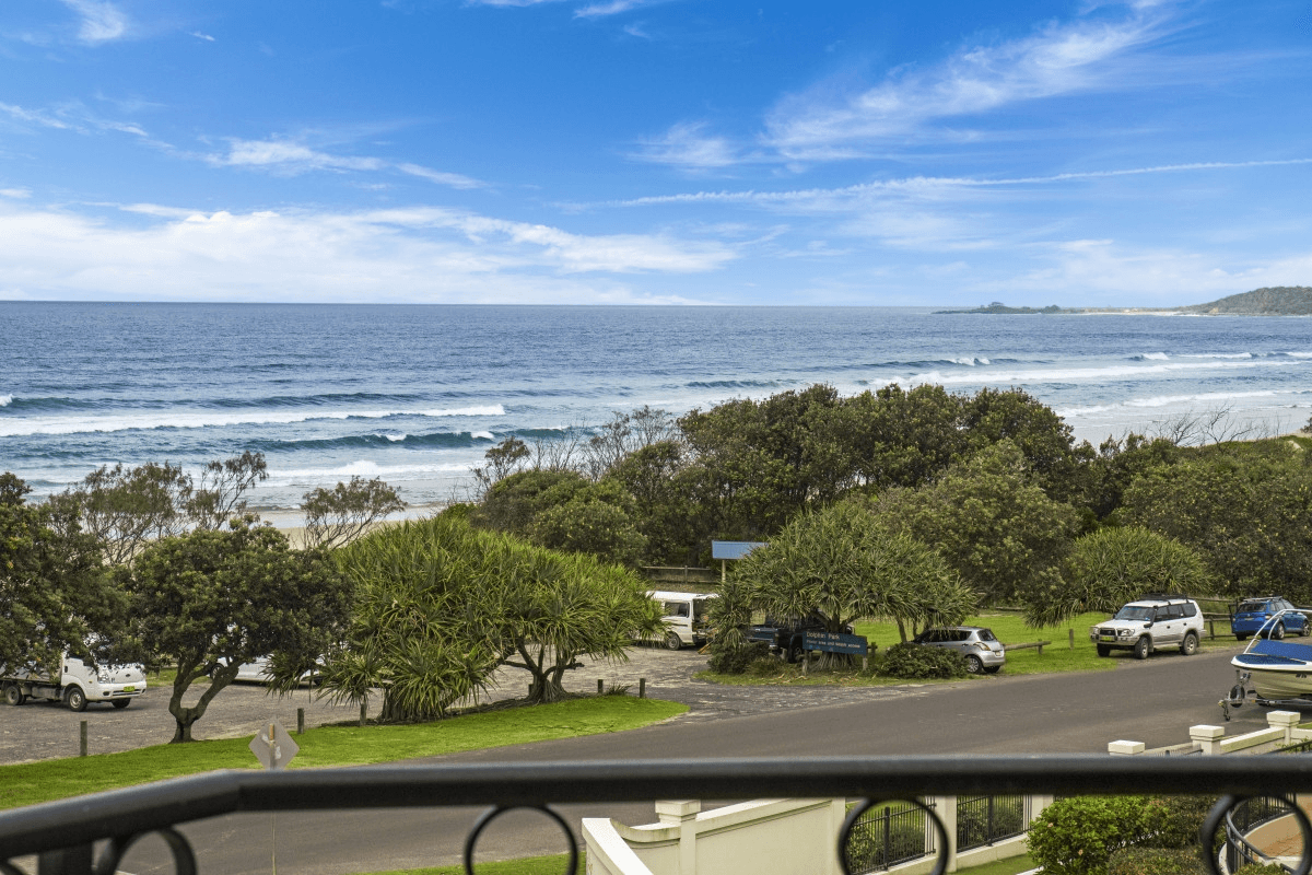 B2 U12/18-19 Pacific Parade, YAMBA, NSW 2464