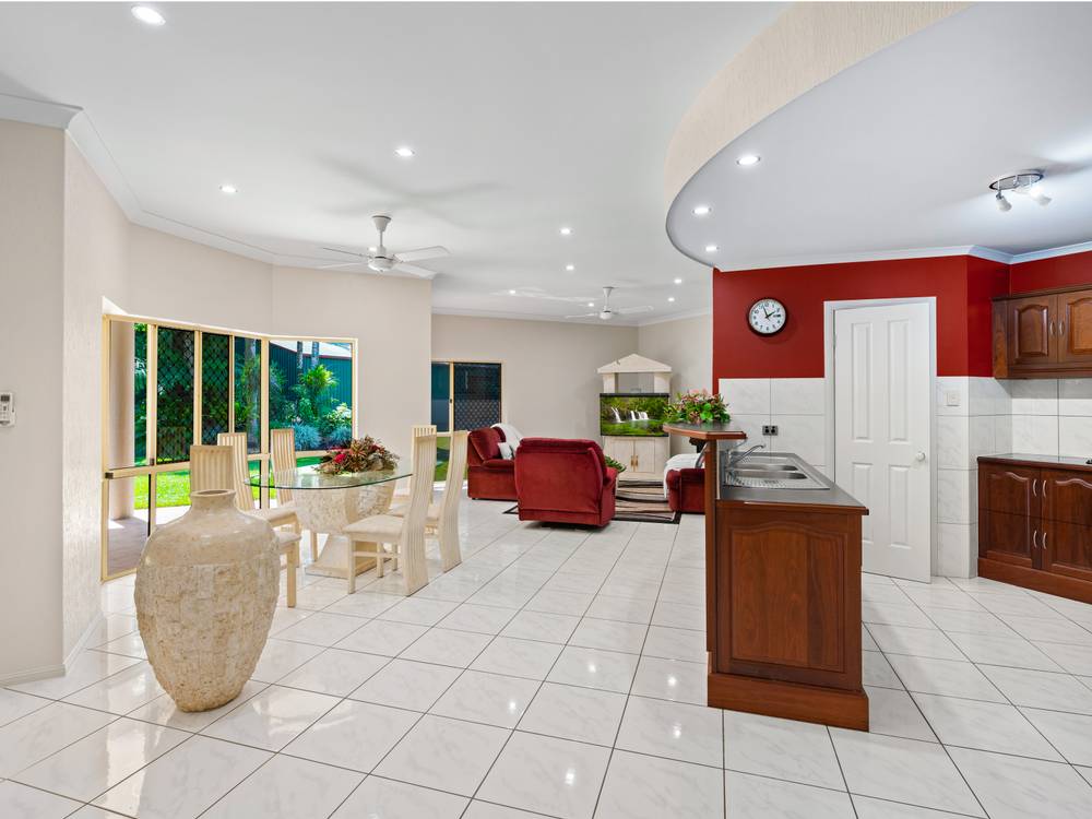 10 Wildsoet Street, TULLY, QLD 4854