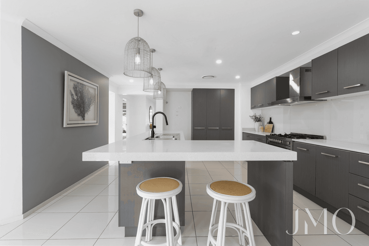 138 Ormeau Ridge Road, Ormeau Hills, QLD 4208