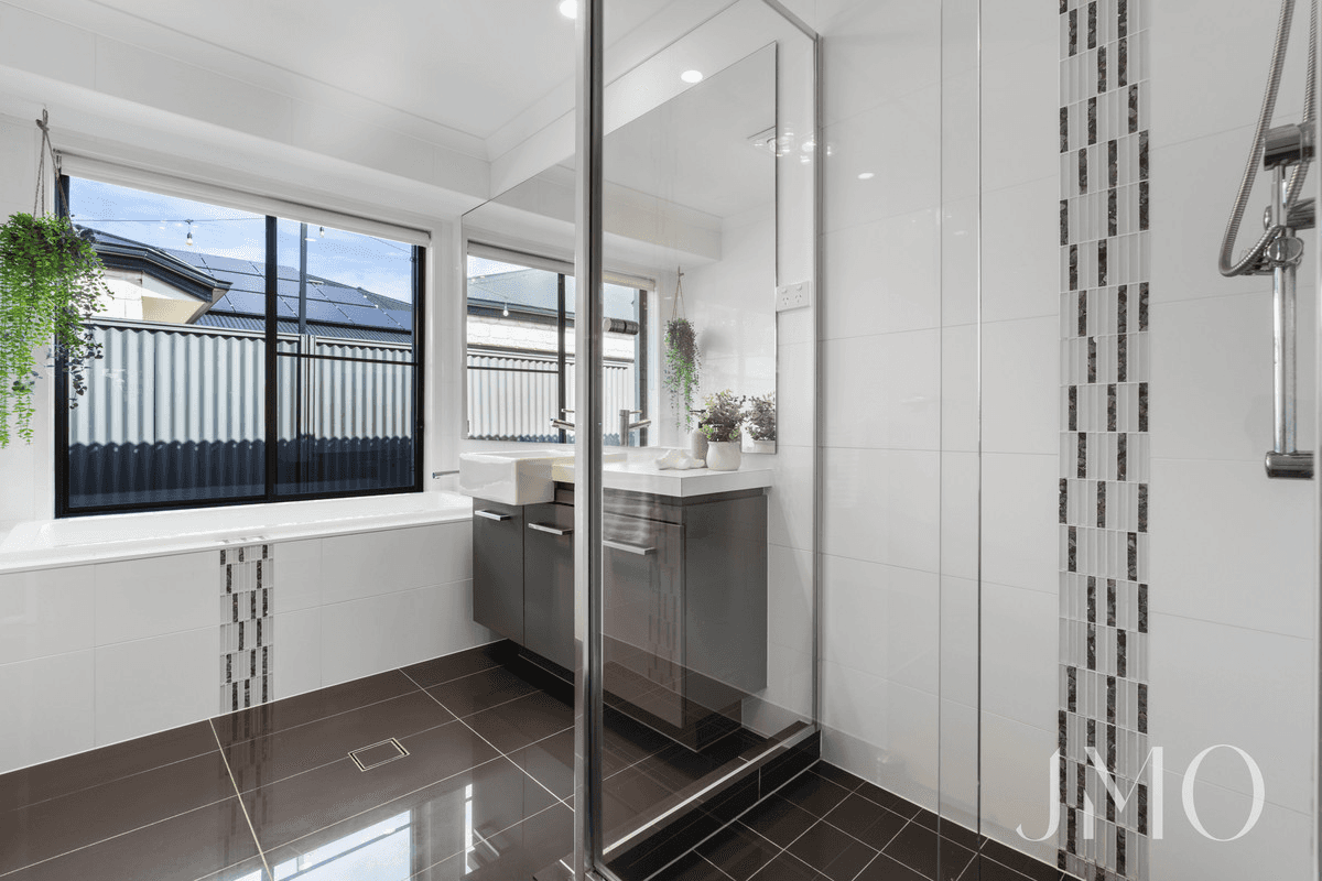 138 Ormeau Ridge Road, Ormeau Hills, QLD 4208