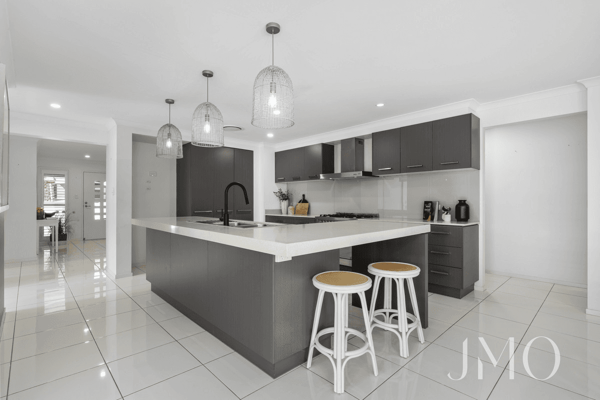 138 Ormeau Ridge Road, Ormeau Hills, QLD 4208