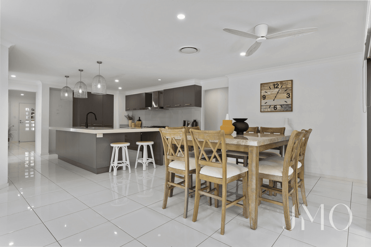 138 Ormeau Ridge Road, Ormeau Hills, QLD 4208