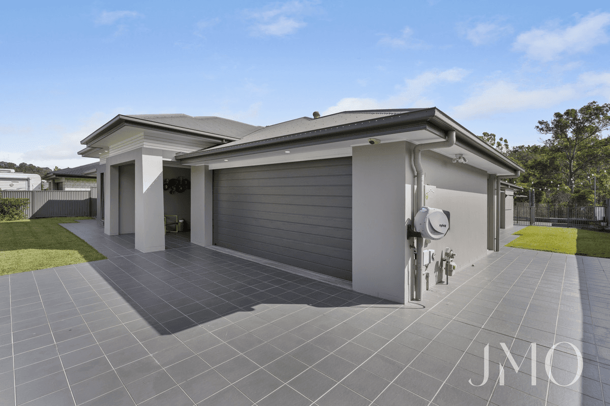 138 Ormeau Ridge Road, Ormeau Hills, QLD 4208