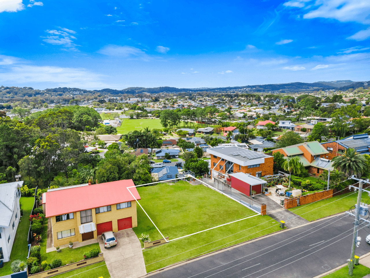 12 Seaview Parade, ELANORA, QLD 4221