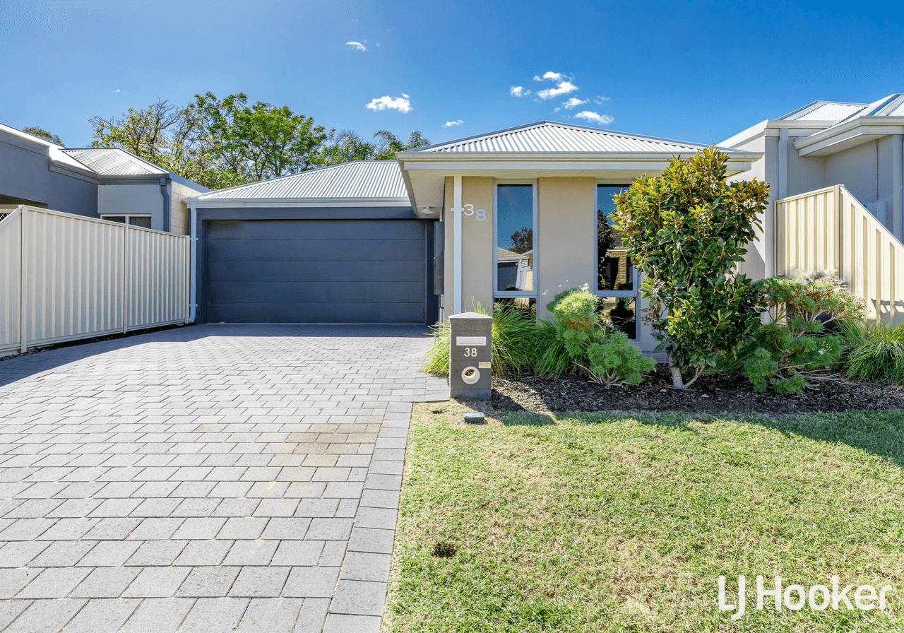 38 Cedar Way, MADDINGTON, WA 6109