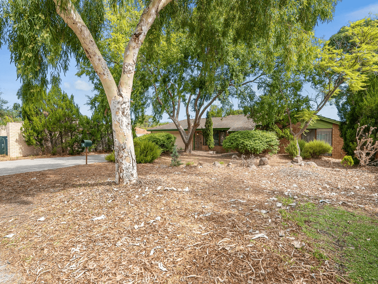 9 Osprey Circle, BALLAJURA, WA 6066