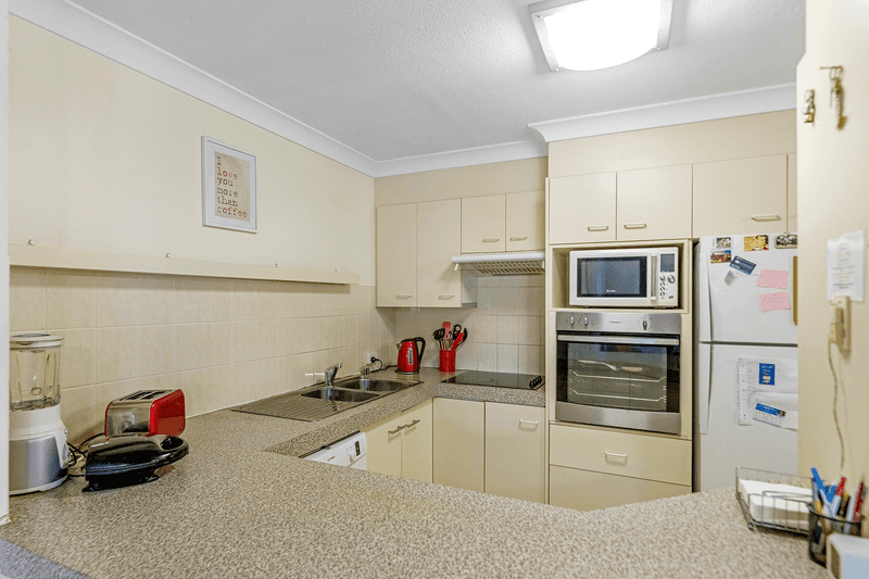 9/37 Bayview Street, Runaway Bay, QLD 4216