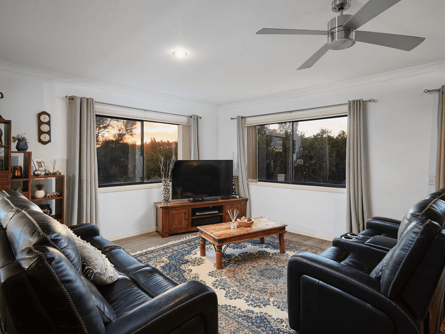 4/1 Alexandrina Drive, VARSITY LAKES, QLD 4227