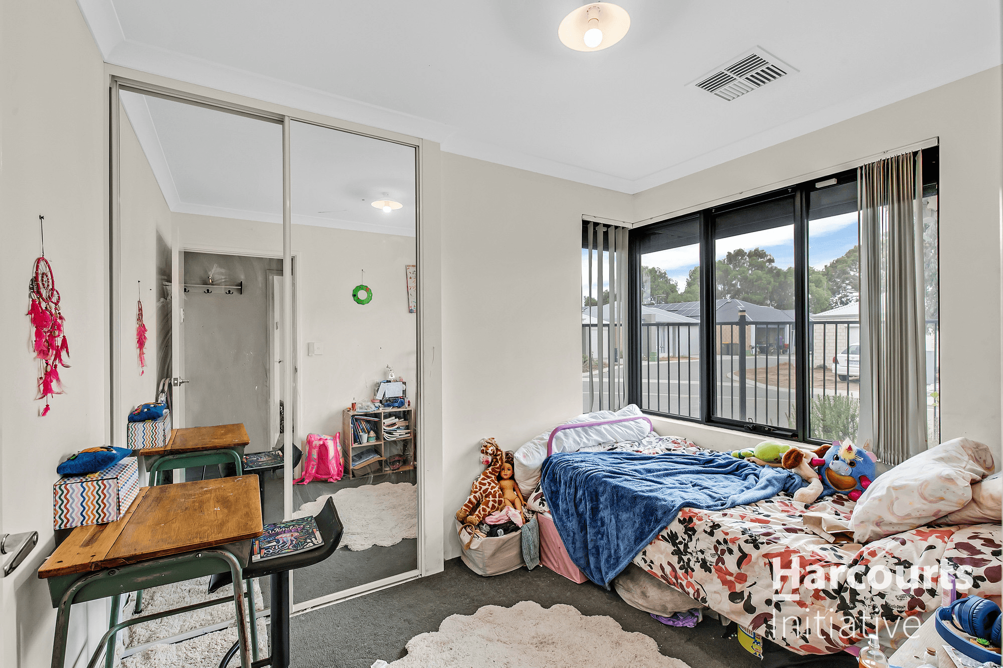 28 Berryana Loop, GIRRAWHEEN, WA 6064