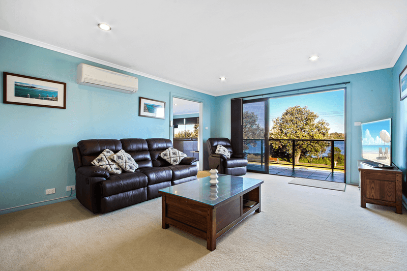 115 Esplanade, Lakes Entrance, VIC 3909