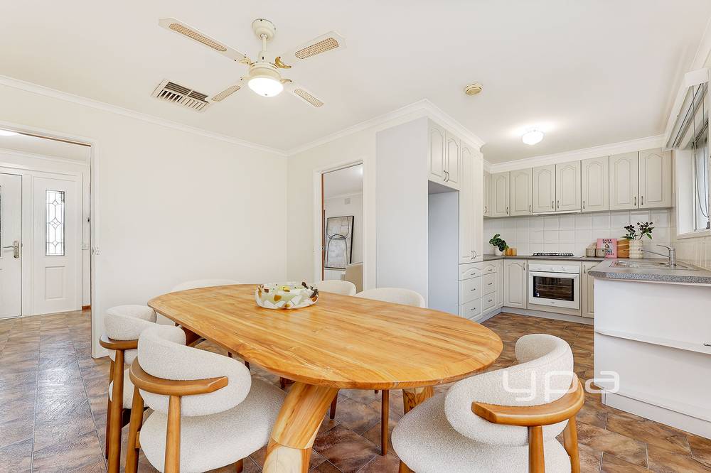 14 Castleton Court, Gladstone Park, VIC 3043