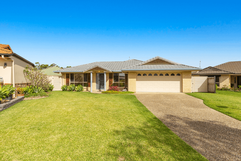 9 Ashgrove Place, Banora Point, NSW 2486