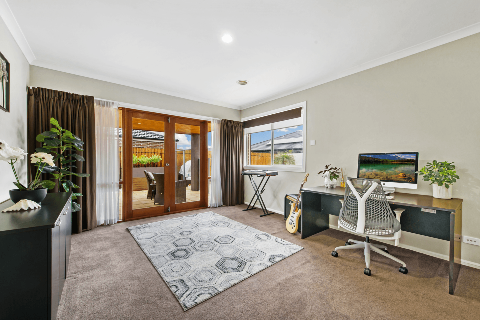 40 Double Bay Drive, Taylors Hill, VIC 3037