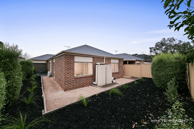 10 Cook Street, CAROLINE SPRINGS, VIC 3023