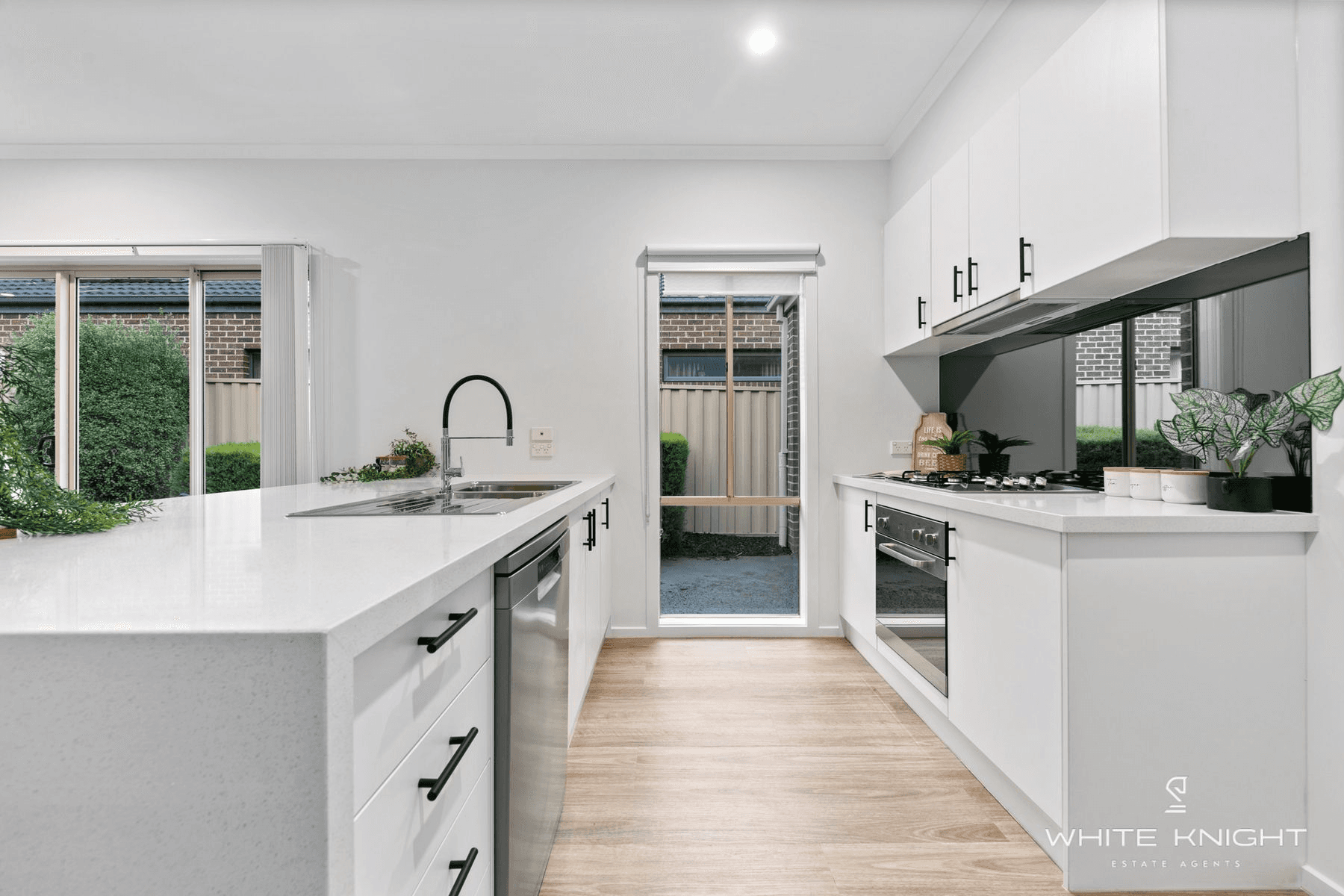 10 Cook Street, CAROLINE SPRINGS, VIC 3023