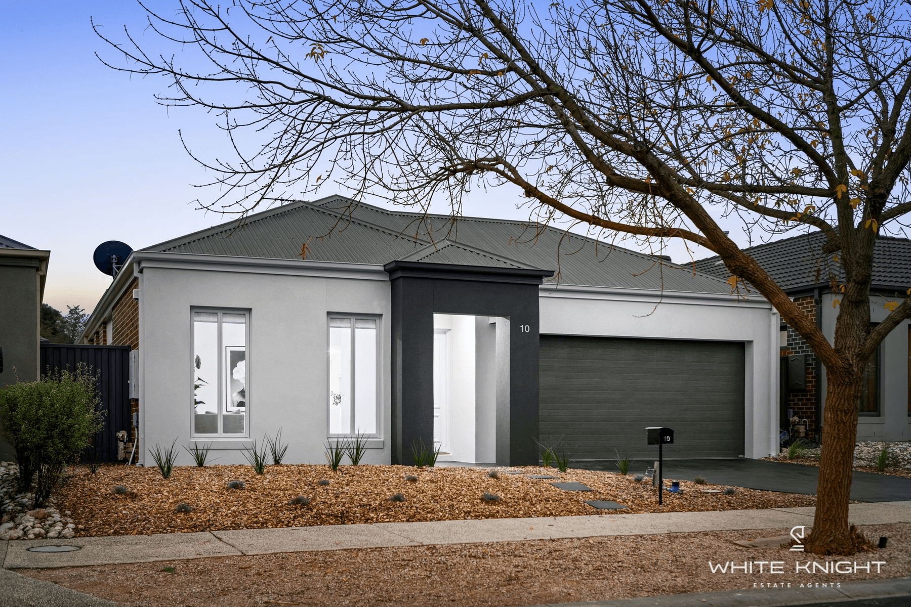 10 Cook Street, CAROLINE SPRINGS, VIC 3023