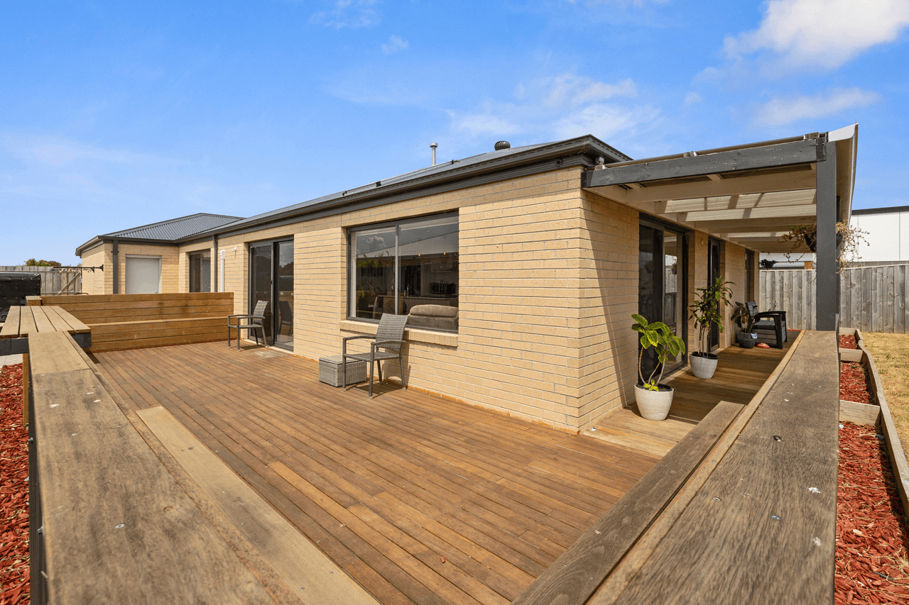 7 Albatross Drive, INVERLOCH, VIC 3996