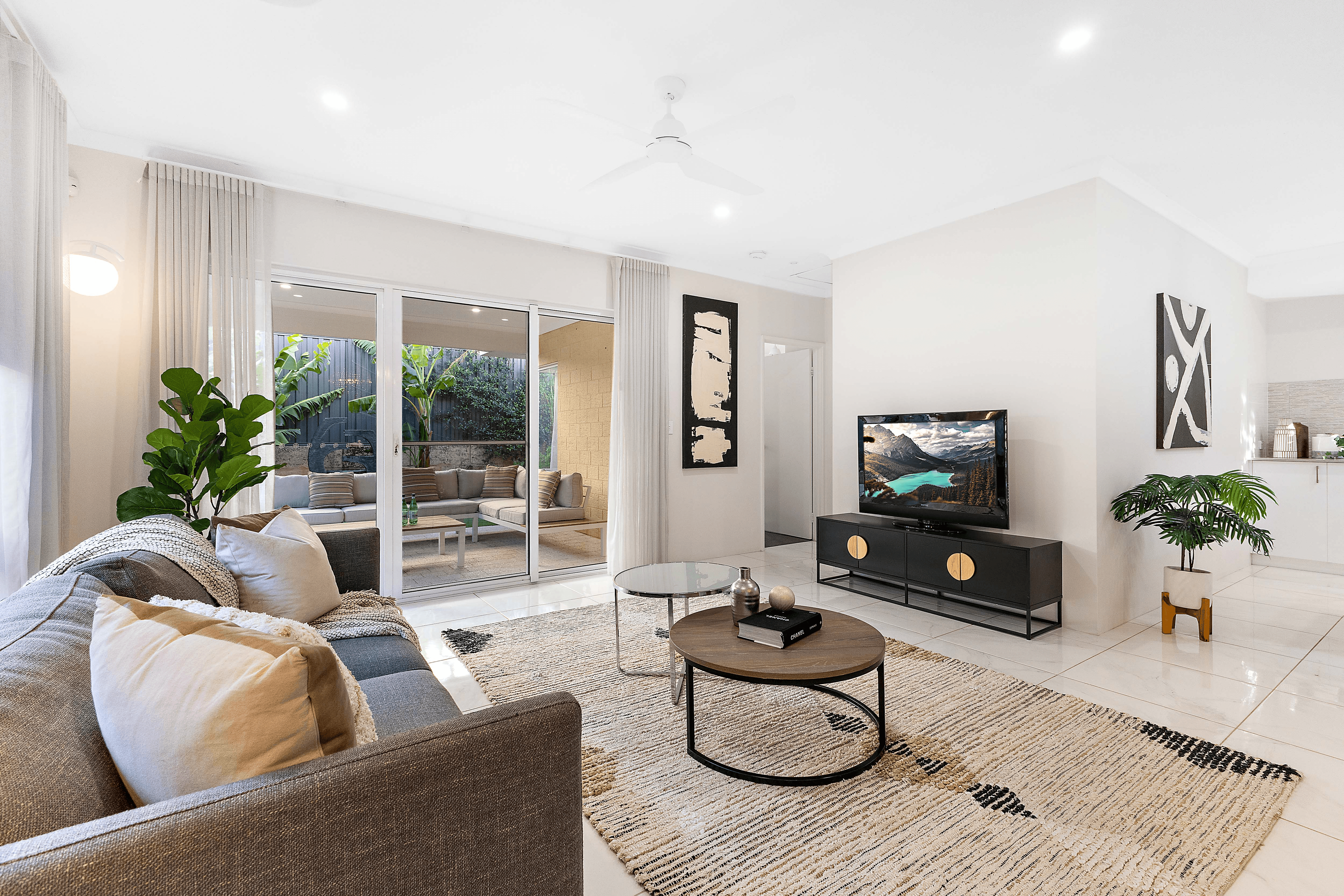 8 Karbuni Parade, SPEARWOOD, WA 6163