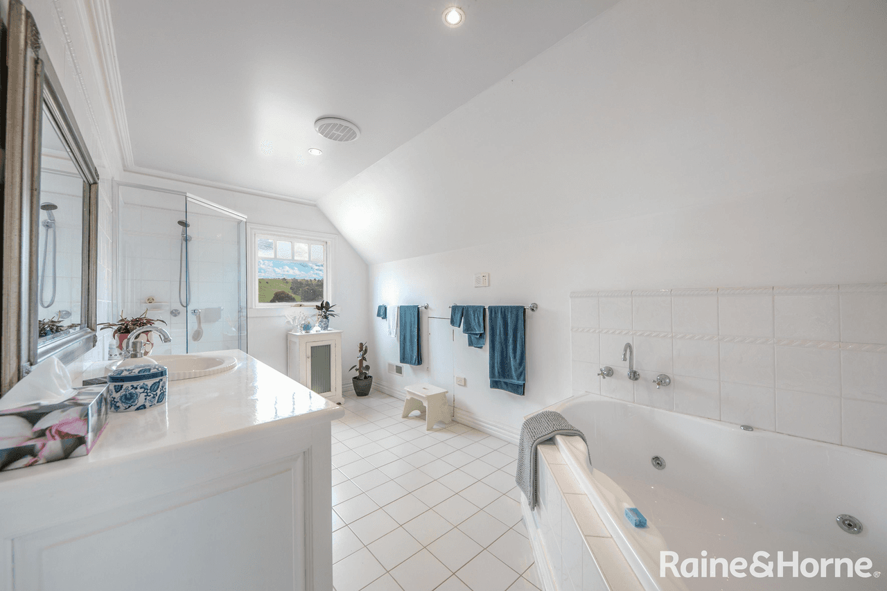 268 Dog Trap Gully Road, ROWSLEY, VIC 3340