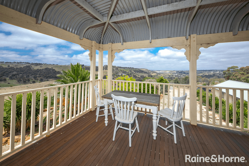 268 Dog Trap Gully Road, ROWSLEY, VIC 3340