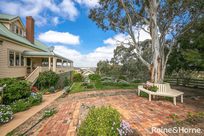 268 Dog Trap Gully Road, ROWSLEY, VIC 3340