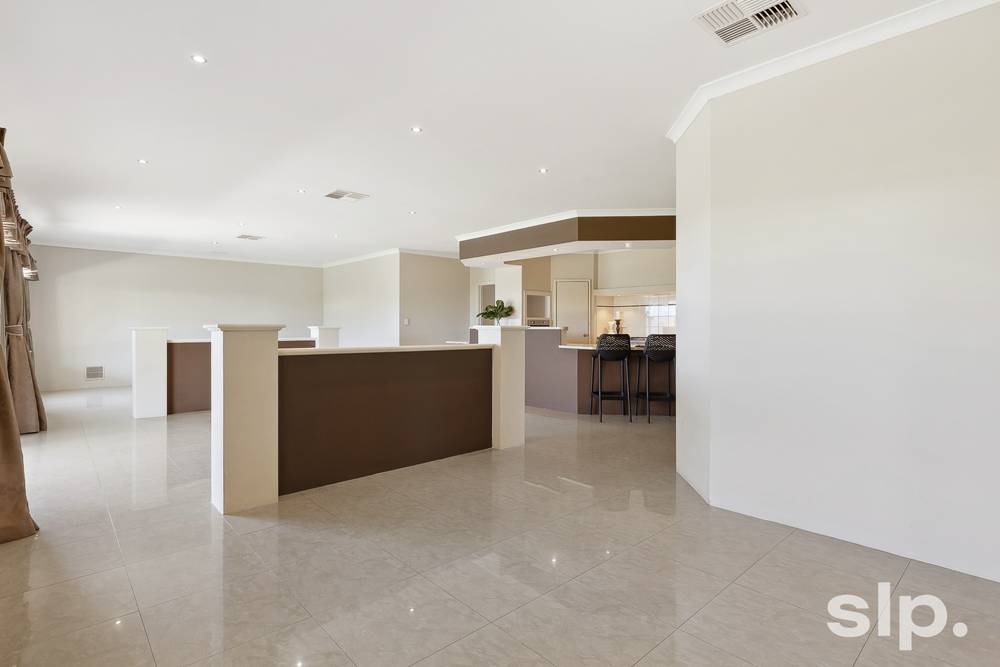 12 Grasshill Grange, Halls Head, WA 6210