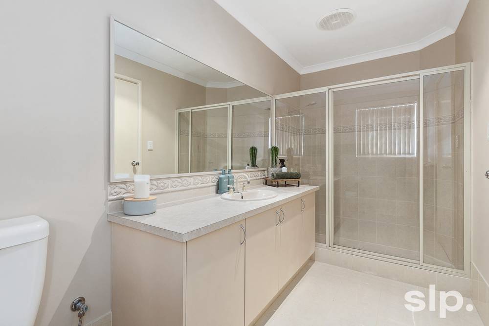 12 Grasshill Grange, Halls Head, WA 6210