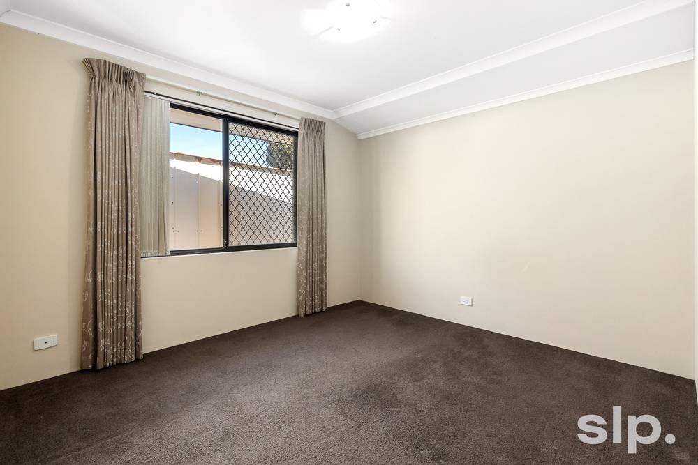 12 Grasshill Grange, Halls Head, WA 6210