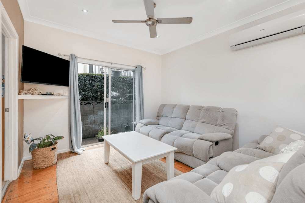 2/76 Dutton Street, COOLANGATTA, QLD 4225