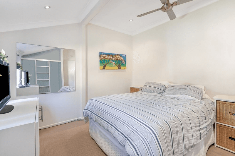 2/76 Dutton Street, COOLANGATTA, QLD 4225