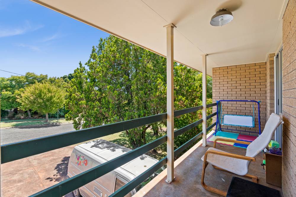 1-3/62 Hoey Street, KEARNEYS SPRING, QLD 4350