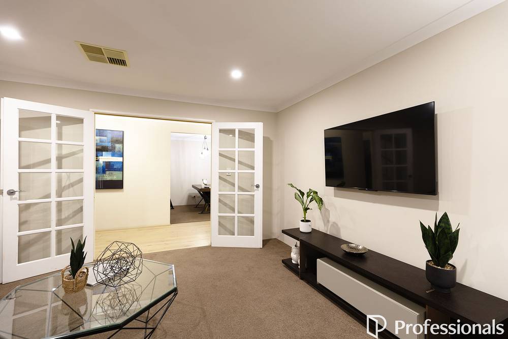8 Marengo Close, AVELEY, WA 6069