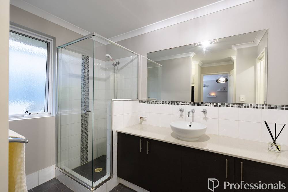 8 Marengo Close, AVELEY, WA 6069