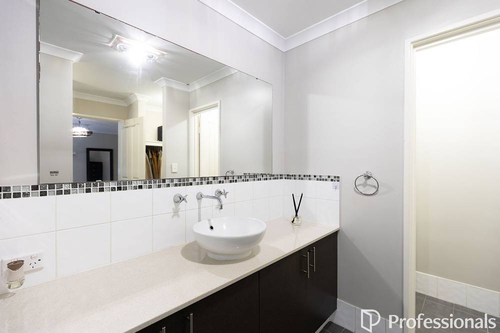 8 Marengo Close, AVELEY, WA 6069