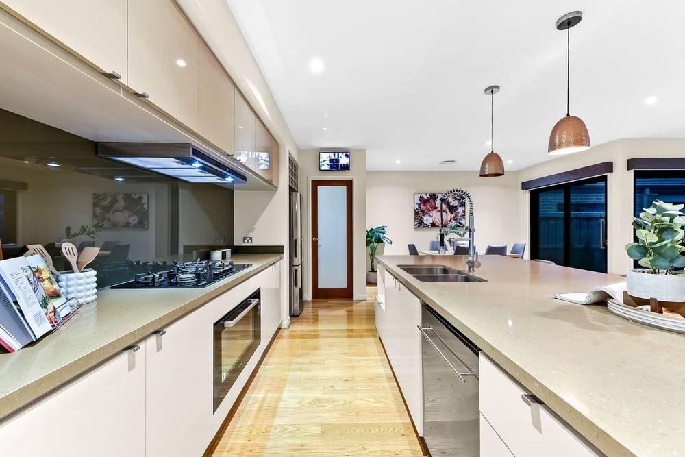 19 Mernoo Avenue, CLYDE NORTH, VIC 3978