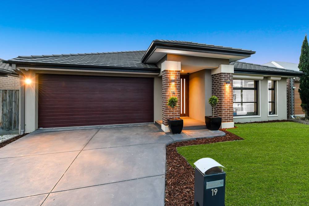 19 Mernoo Avenue, CLYDE NORTH, VIC 3978