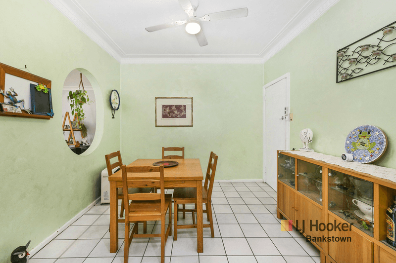 26 Endeavour Road, GEORGES HALL, NSW 2198