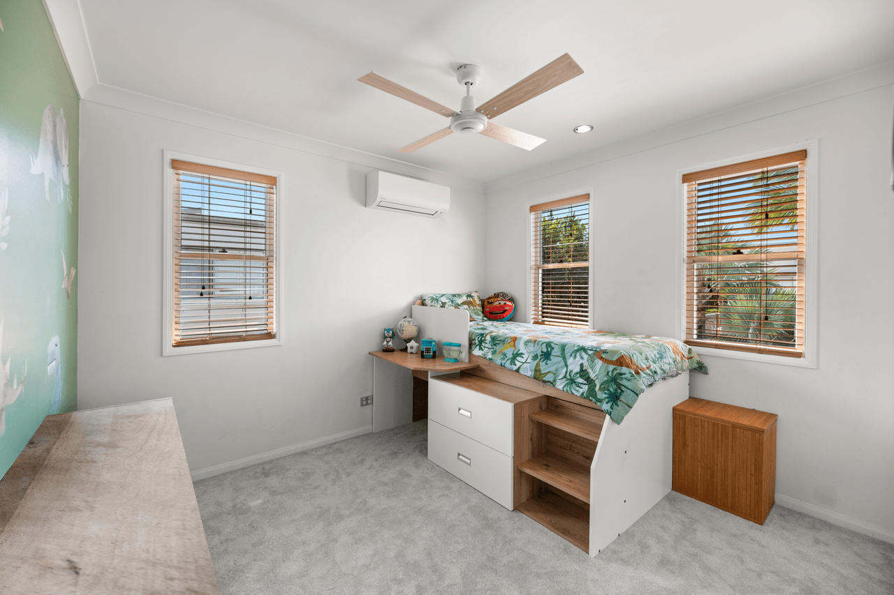 61 Venice Street, BURLEIGH WATERS, QLD 4220