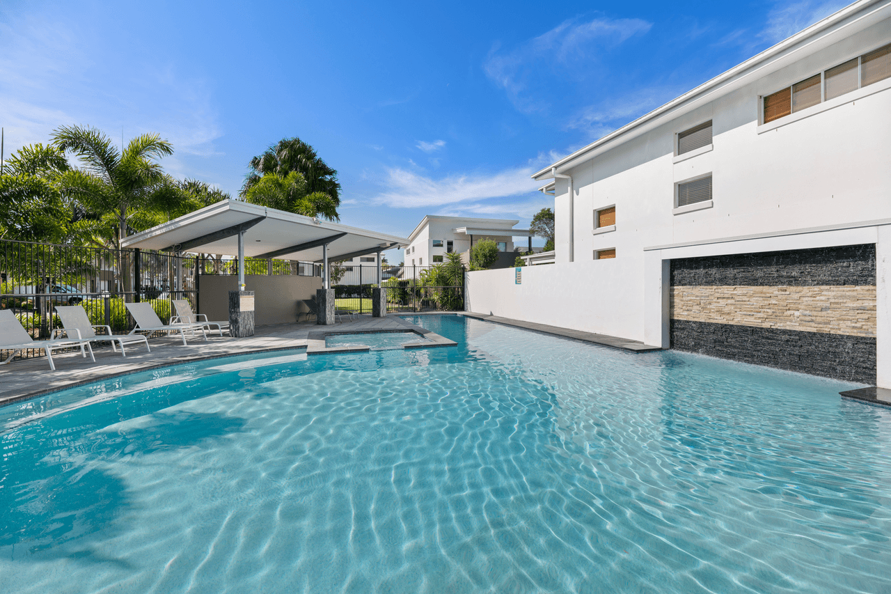 61 Venice Street, BURLEIGH WATERS, QLD 4220