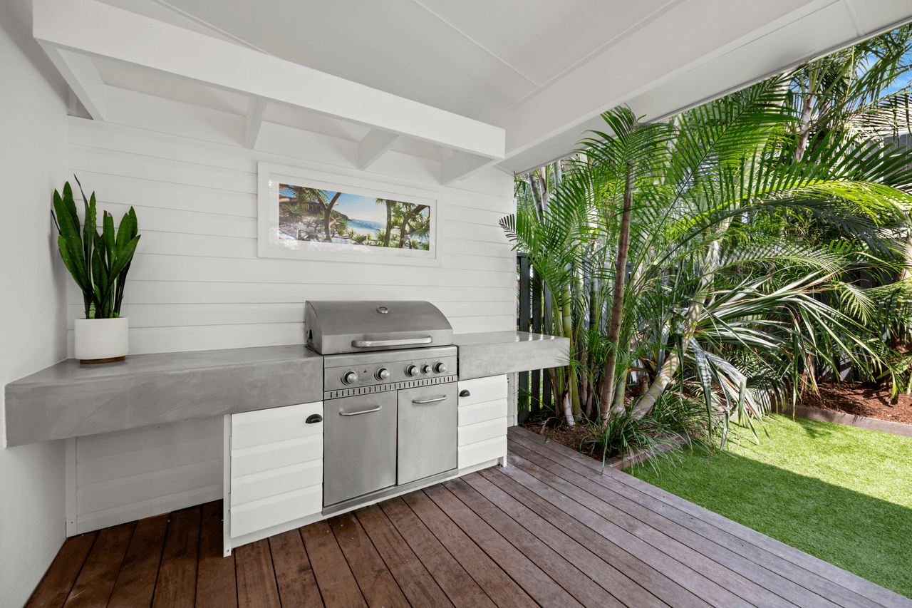 61 Venice Street, BURLEIGH WATERS, QLD 4220