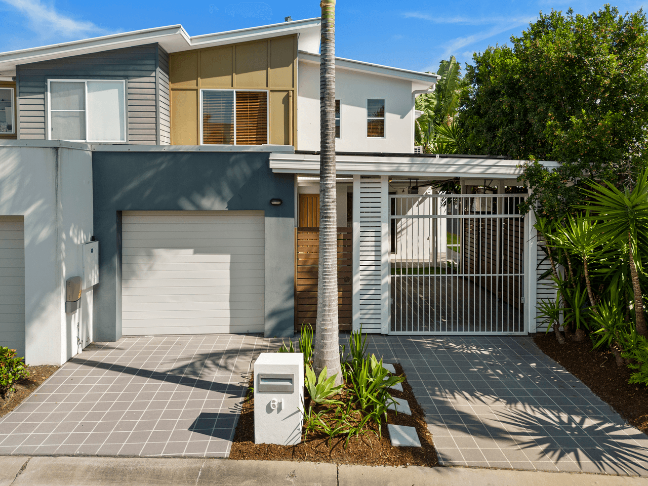 61 Venice Street, BURLEIGH WATERS, QLD 4220