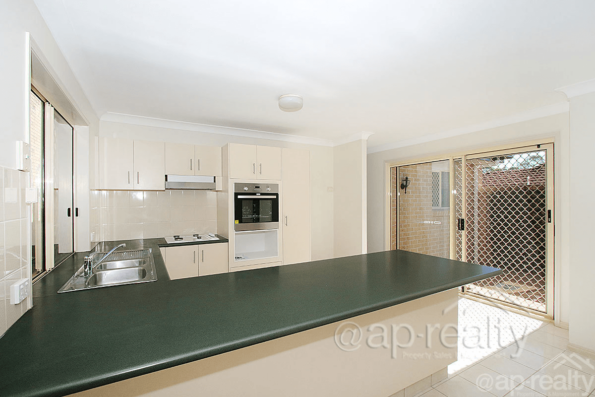 32 Rimu Crescent, Forest Lake, QLD 4078