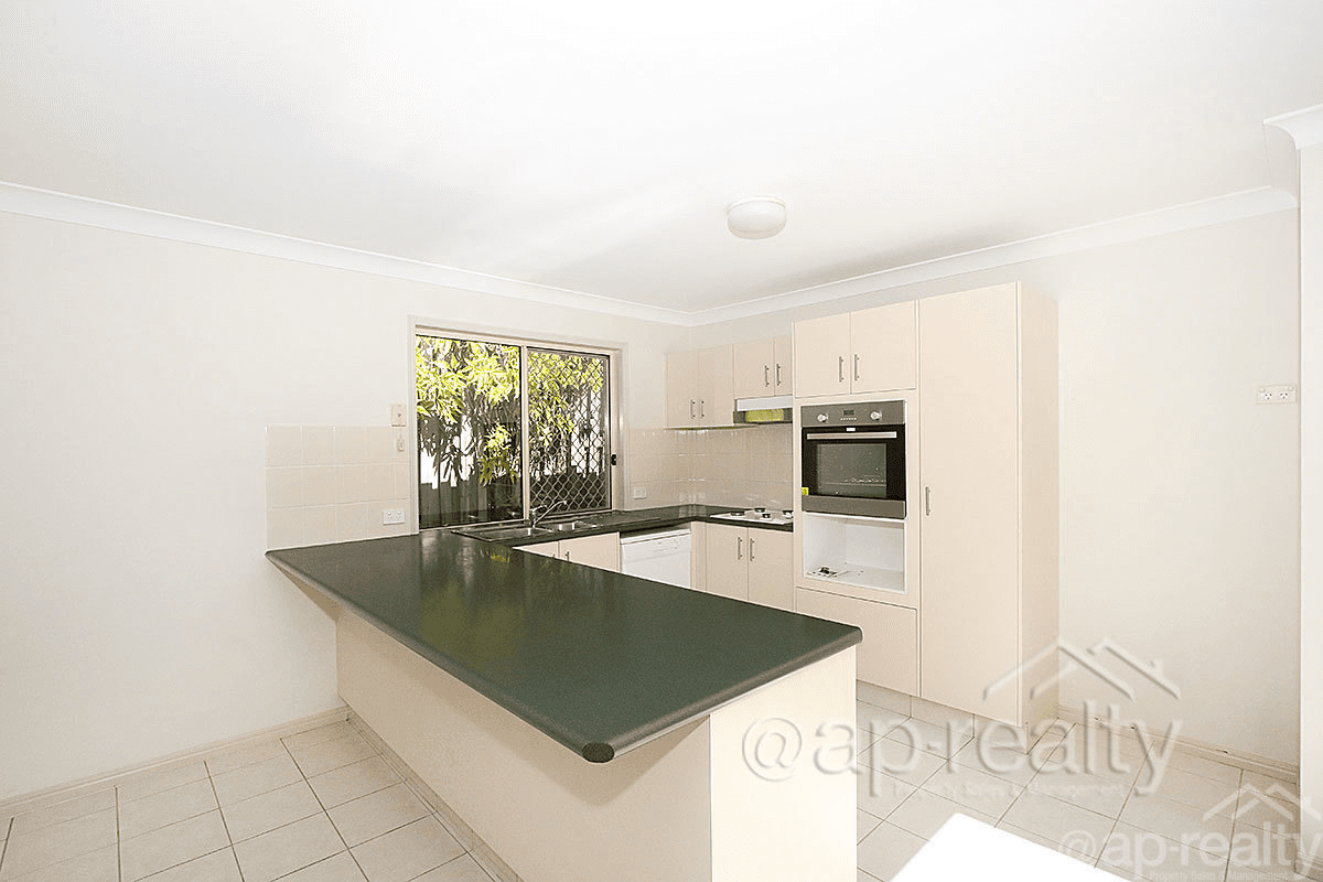 32 Rimu Crescent, Forest Lake, QLD 4078