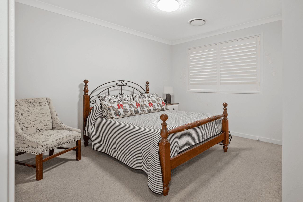 5 Molnar Circuit, ORAN PARK, NSW 2570