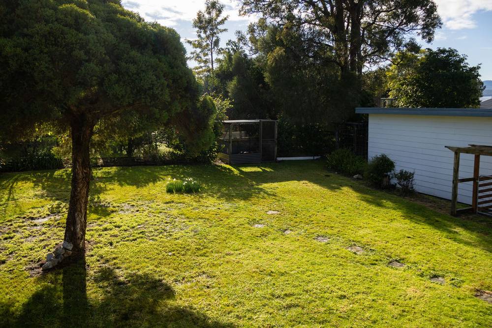 9 Howden Court, MALLACOOTA, VIC 3892